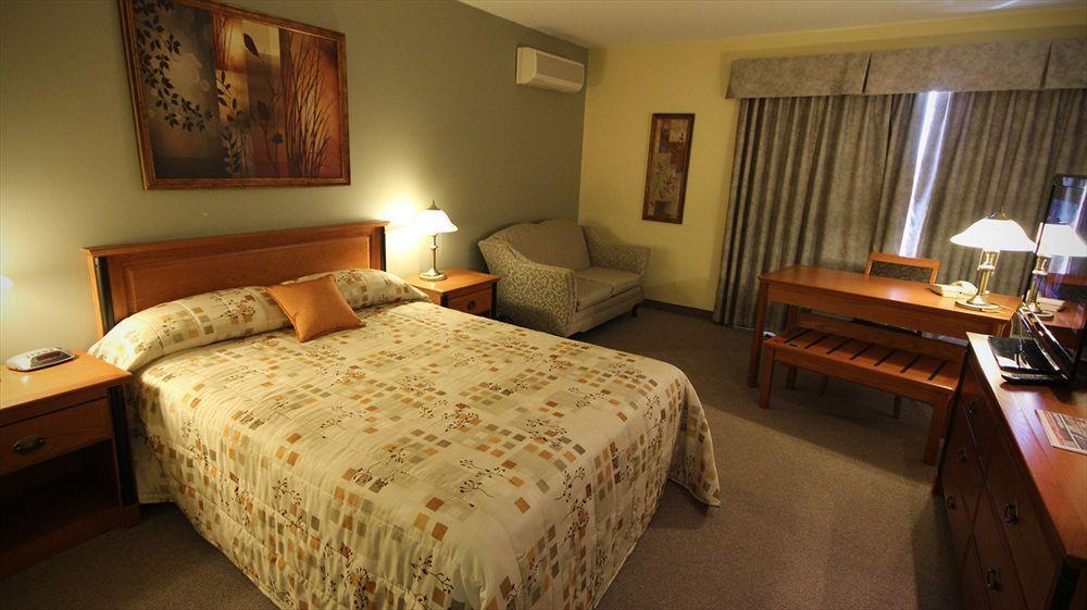 Hotel Le Voyageur Sept-Îles Dış mekan fotoğraf